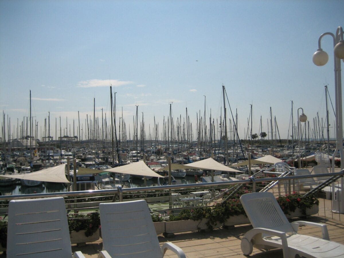 yacht club valencia spain