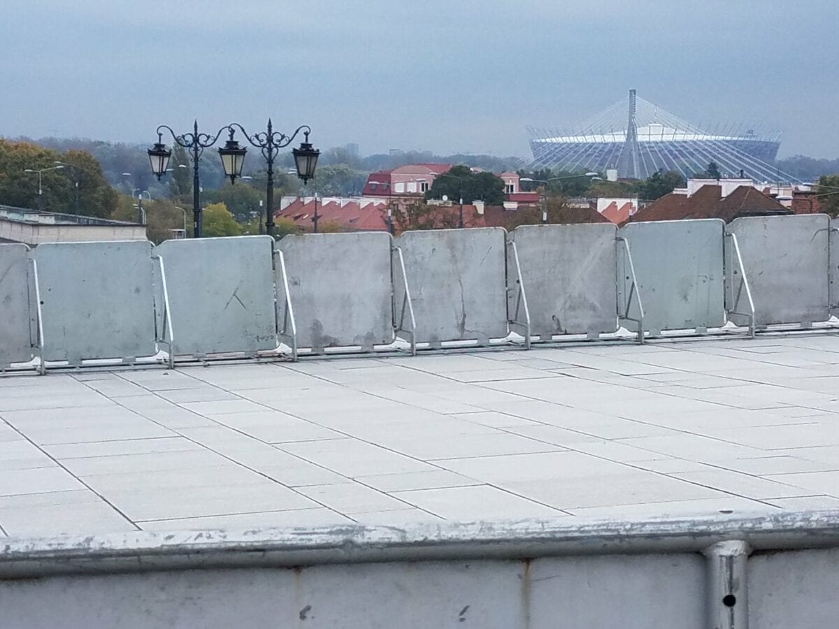 barricades surround Castle Inn Hotel